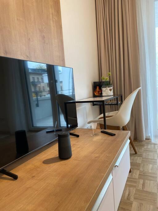 Acapella Suite Adagio 54Qm, Direkt Am Weinberg, Altstadt, Netflix Inklusive Heppenheim  Bagian luar foto